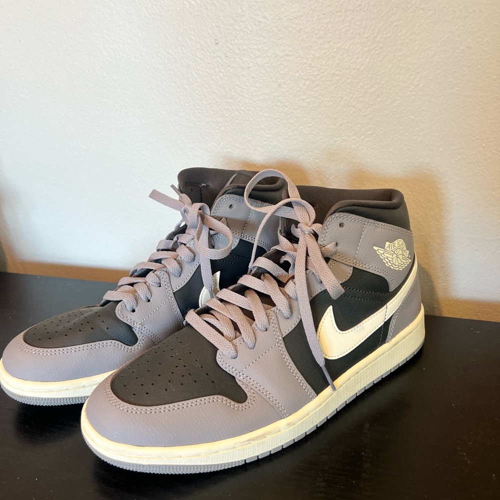 Nike Air Jordan 1 Mid Cement Grey Sail Size 11 women's, 9.5 men's